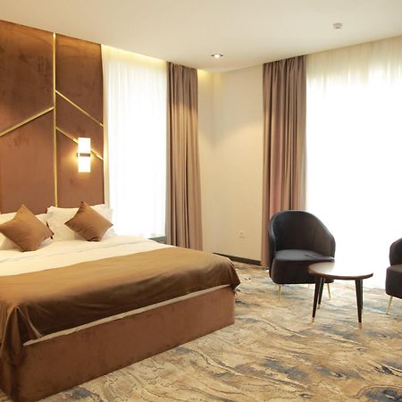 Unique Hotel Tasjkent Buitenkant foto